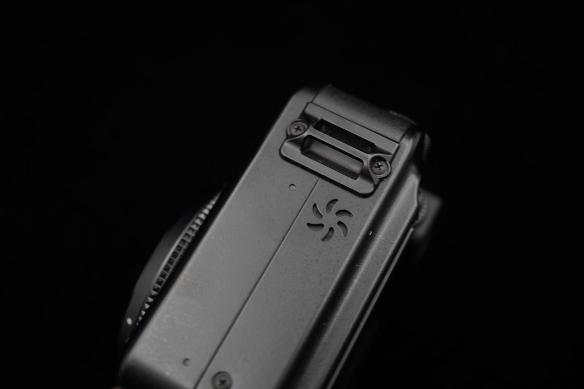 Canon PowerShot G10 Point and Shoot Digital Compact Camera [] US STOCK #R0029