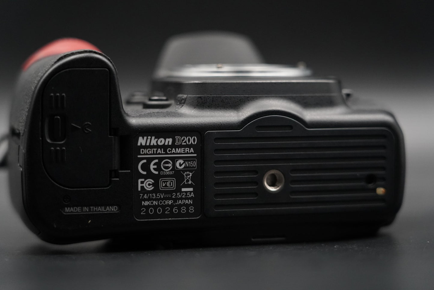 Nikon D200 10.2MP Digital SLR Camera Black Body Battery US Duty Paid 10618