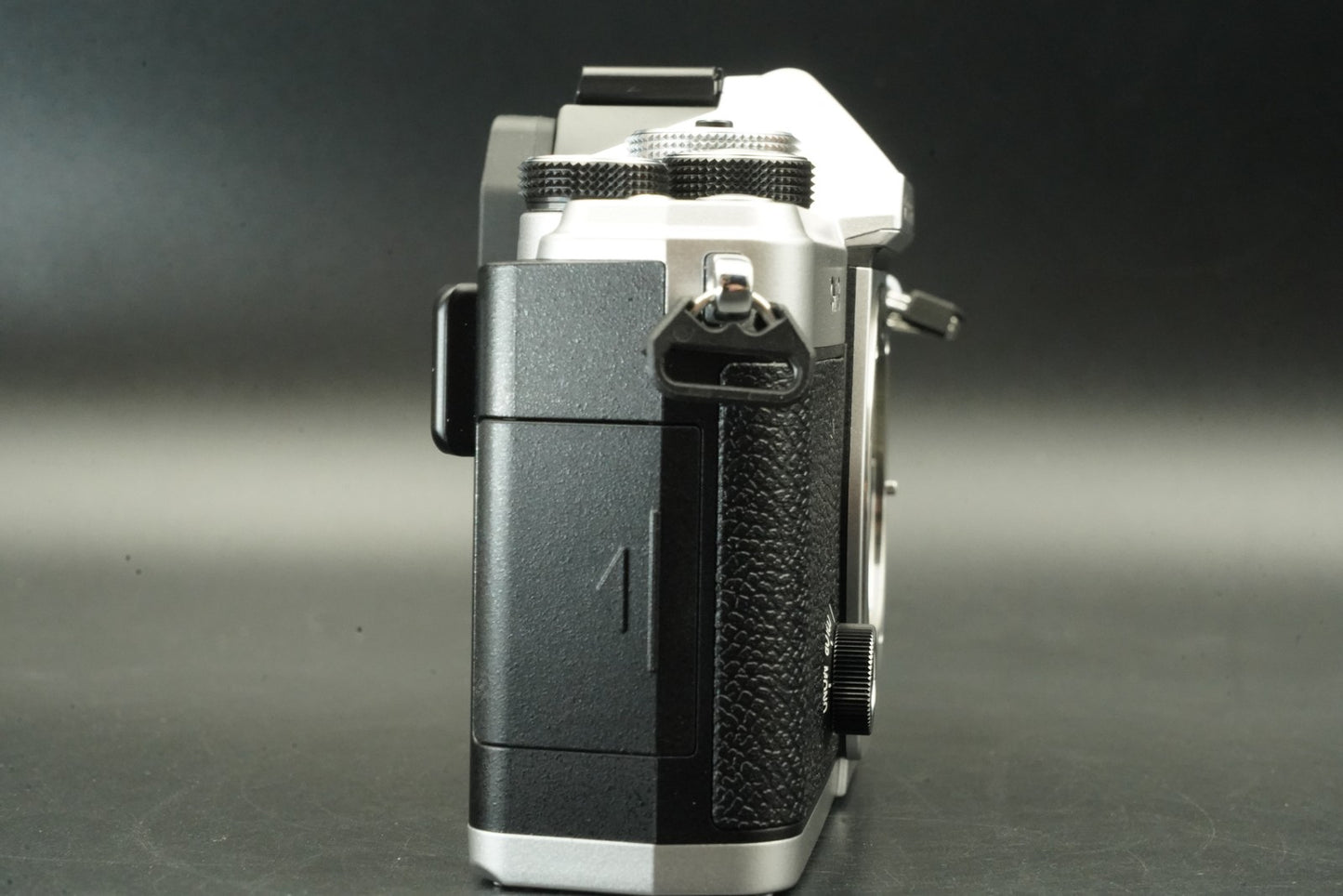 OM SYSTEM OM-3 Mirrorless Camera Silver -998 cuts- #11877