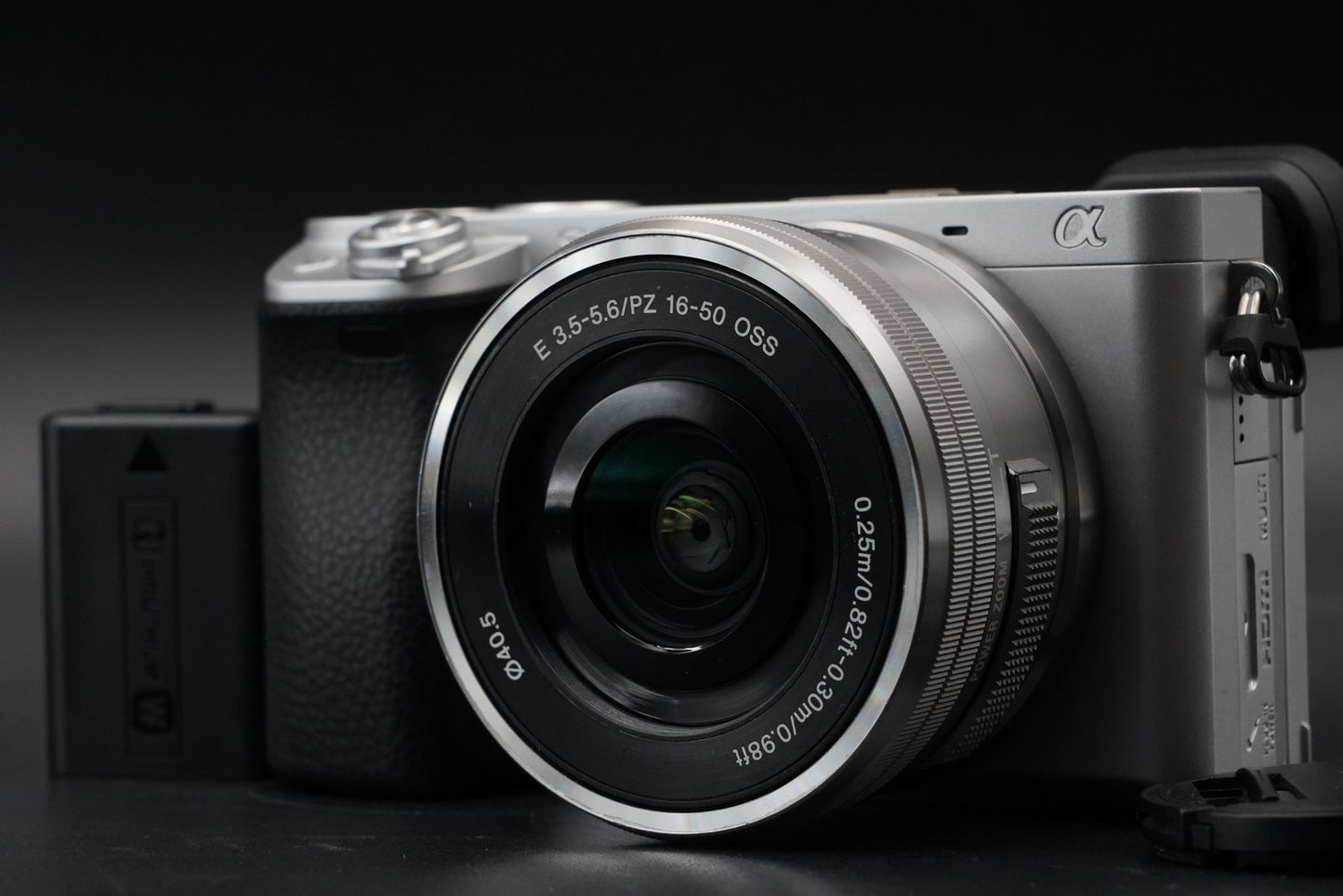 888 cuts!! Sony Alpha A6400 Mirrorless Digital Camera with Lens Silver 10770