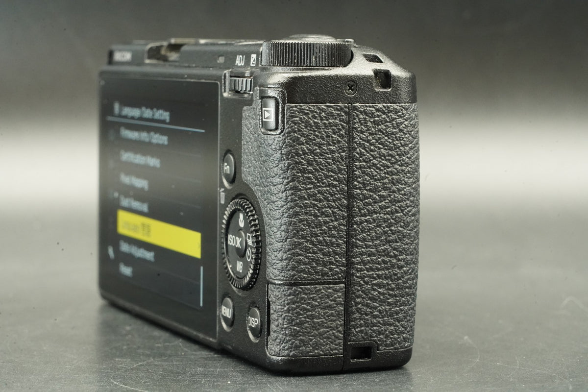 RICOH GR IIIx 24.2MP Black Compact Digital Camera -1777 cut- #12152