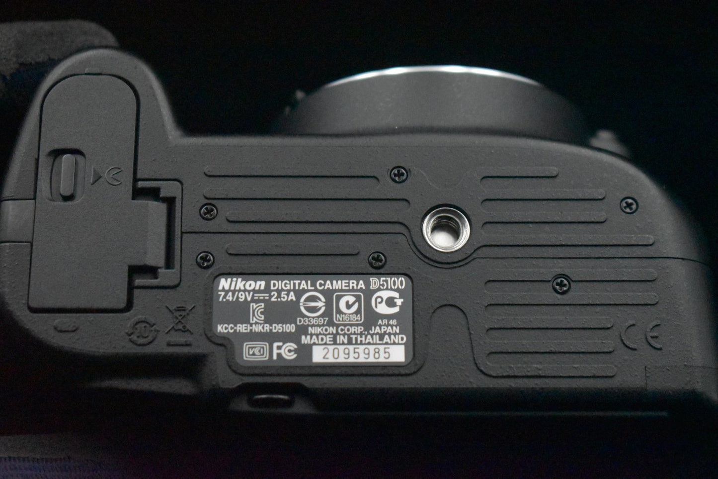 [US Duty Paid] Nikon D5100 16.2MP DSLR Digital Professional Camera w/ Lens 9000