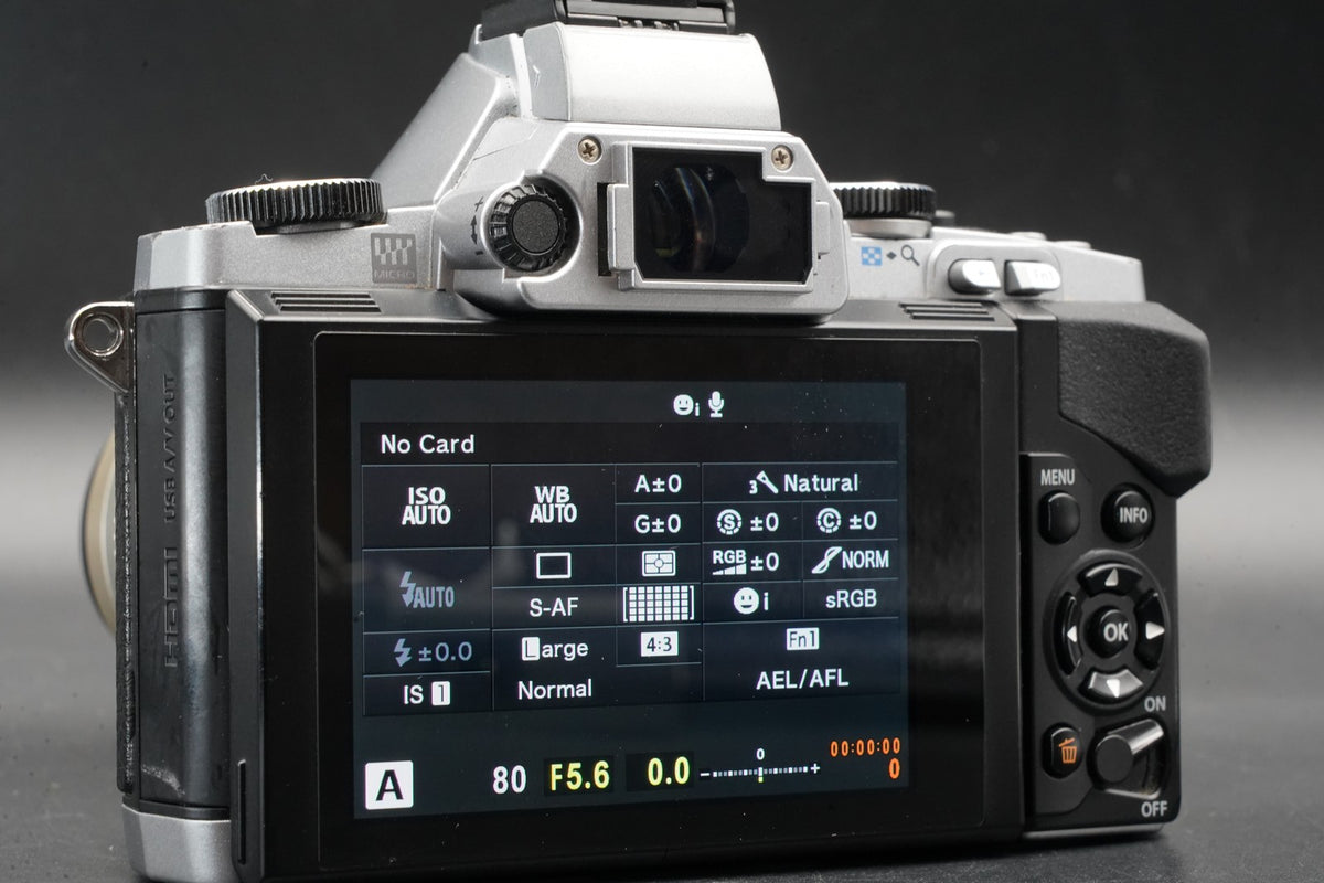 Olympus OMD E-M5 Mirrorless Digital Camera with Lens Silver US STOCK #11320