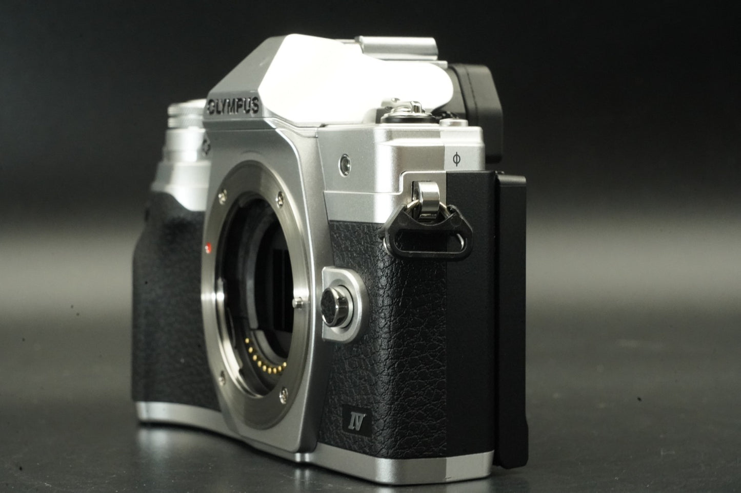Olympus OM-D E-M1 Mark II 20.3MP Silver Mirrorless Camera 11628