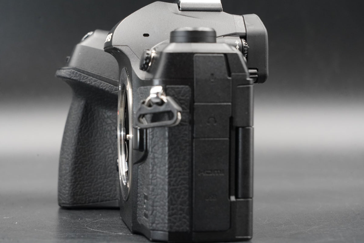 OLYMPUS OM System OM-1 Mirrorless Camera -574 cuts- US STOCK #11457