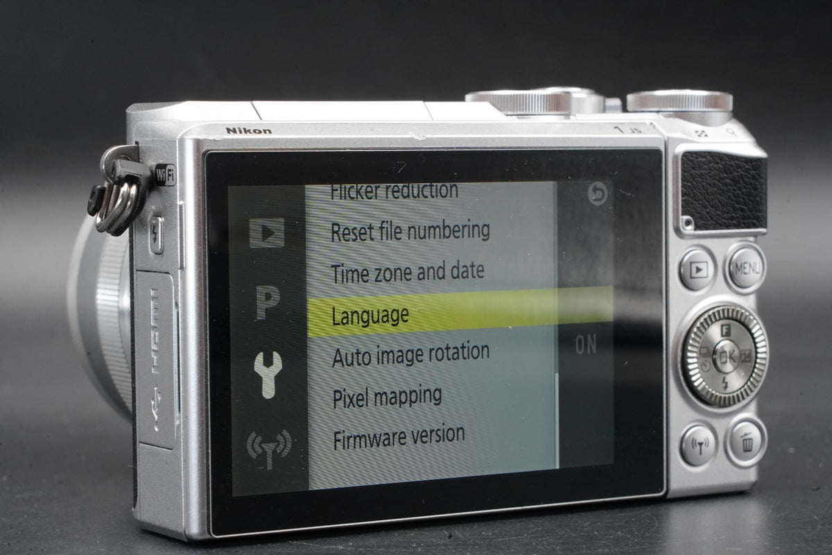 Nikon 1 J5 Silver w/ 10-30mm Lens Mirrorless Camera -988 cuts- #11477