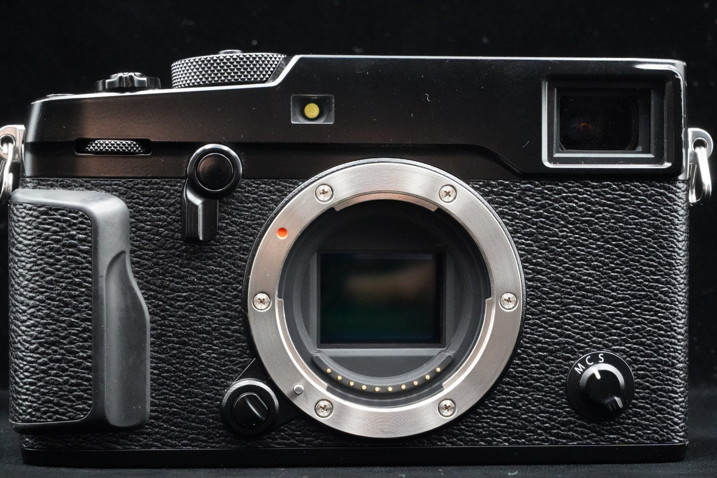 N Mint Fujifilm X-Pro2 24.3MP Mirrorless Digital Camera Body Black Shutter 9933