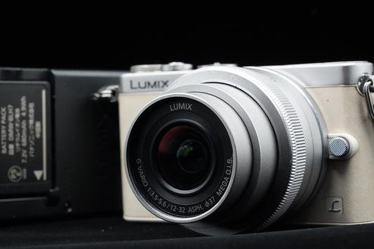 Panasonic LUMIX DMC-GM1 Digital Camera White US STOCK #10037