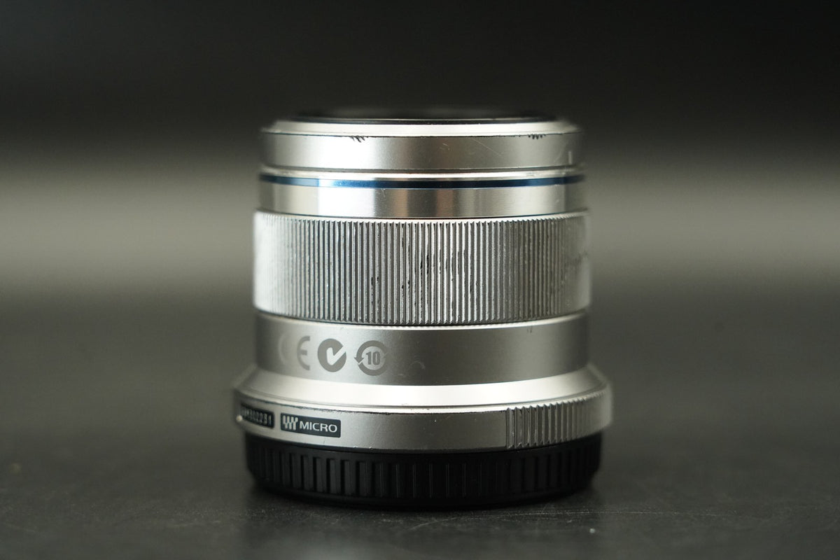 Olympus M.ZUIKO DIGITAL 45mm f/1.8 Lens Silver Japan #12097