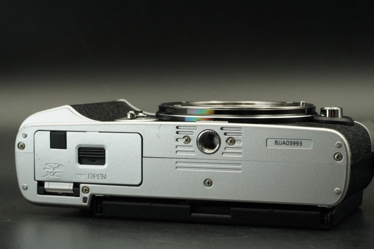 OLYMPUS PEN E-P7 Digital Camera Body Silver -3992 cuts- #11598