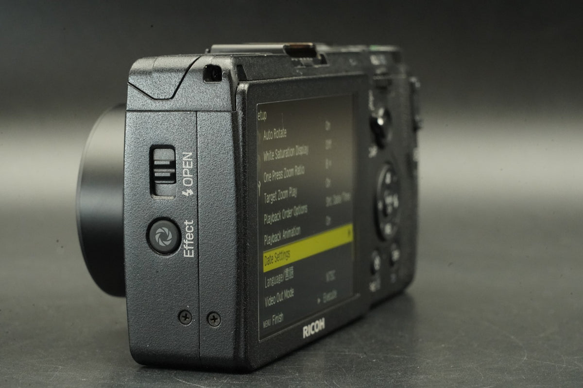 RICOH GR 16.2MP Digital Compact Camera Black -0 cut ?- #12280