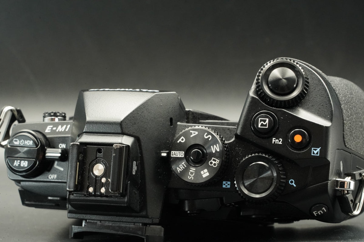 Olympus OM-D E-M1 Digital Camera Black Body -76534 cuts- #11812