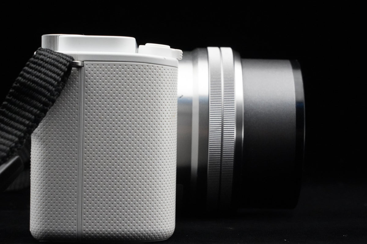 Sony Alpha ZV-E10 with Lens Mirrorless Vlog Camera White US STOCK #10278