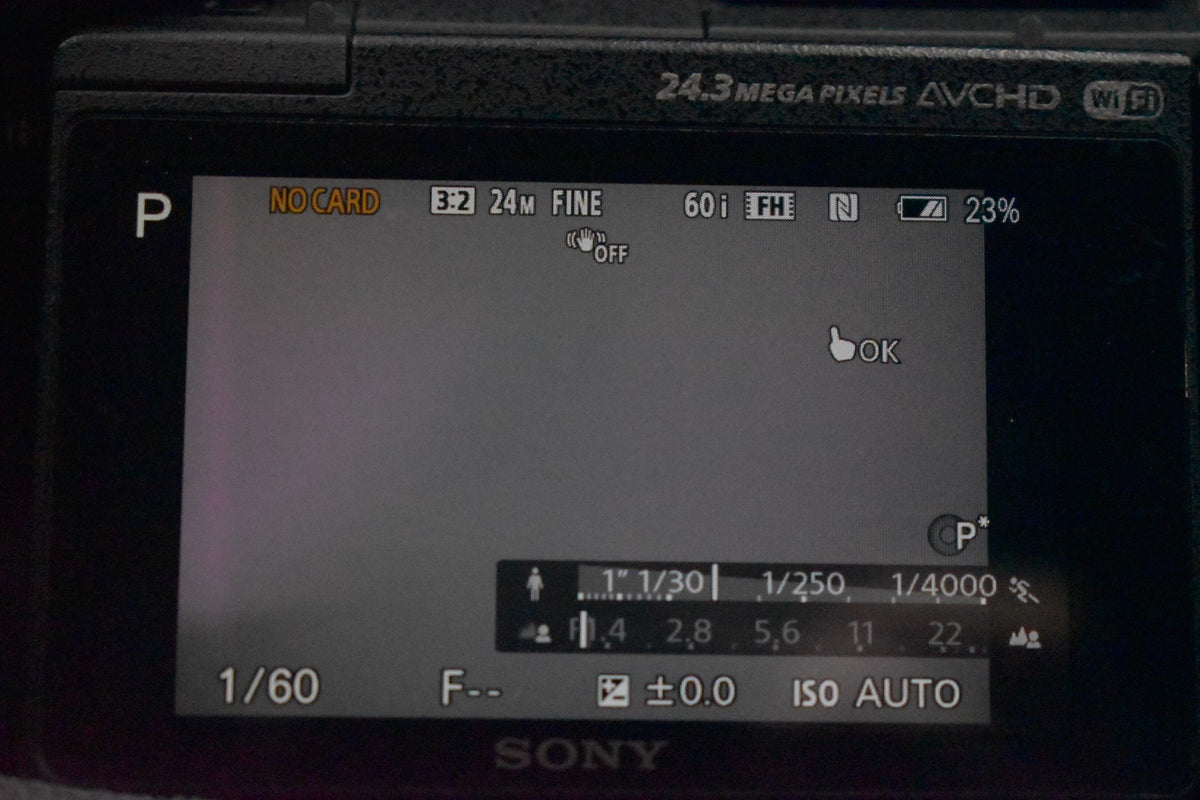 [US Duty Paid] Cámara digital sin espejo Sony Alpha a5100 con lente negra 9345