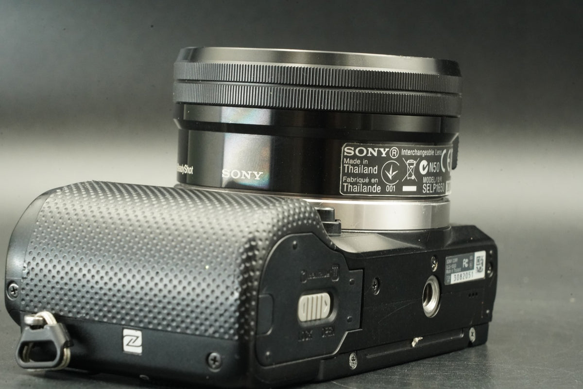 Sony Alpha a5000 Mirrorless Digital Camera with Lens Black -10476 cuts- #12453