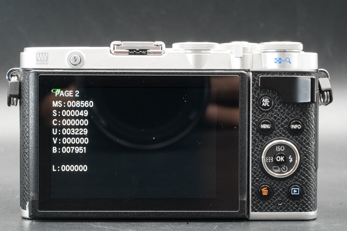 OLYMPUS PEN E-P7 Digital Camera Body Silver -8560 cuts- #11417