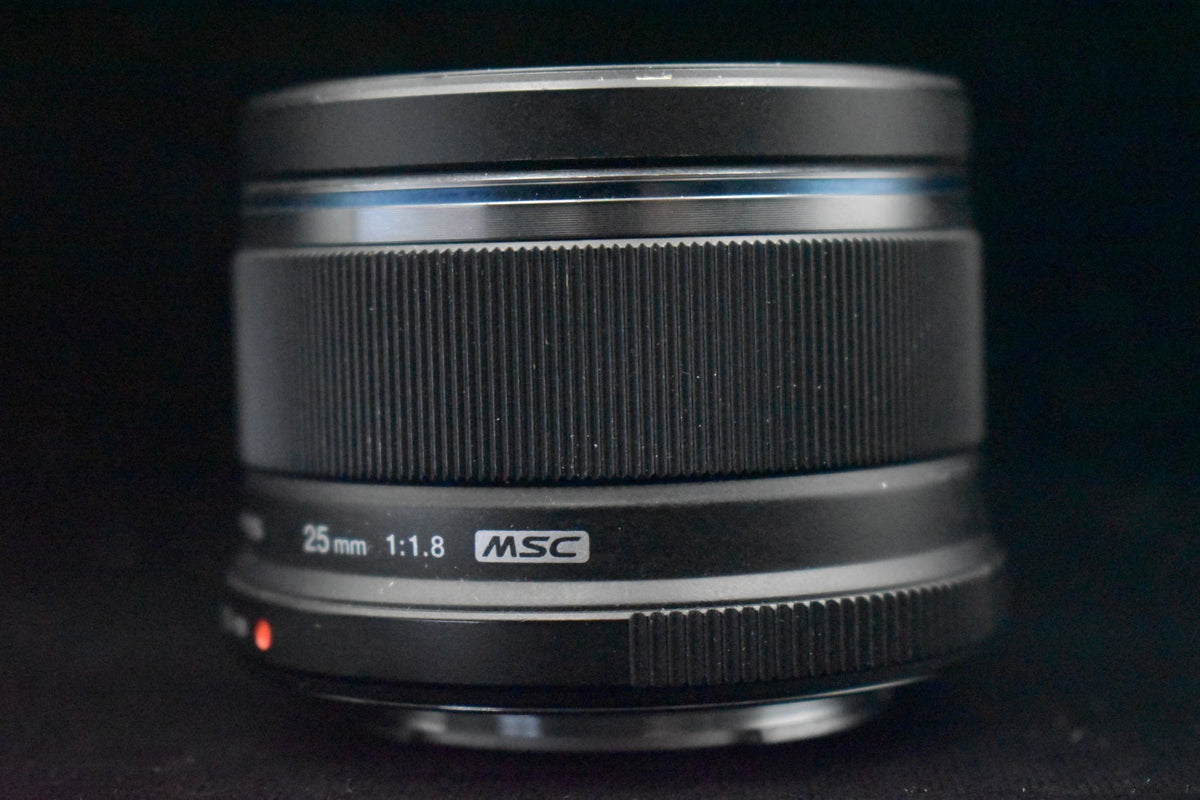 OLYMPUS M.ZUIKO DIGITAL 25mm F/1.8 Lente Negra para Micro Cuatro Tercios 9409