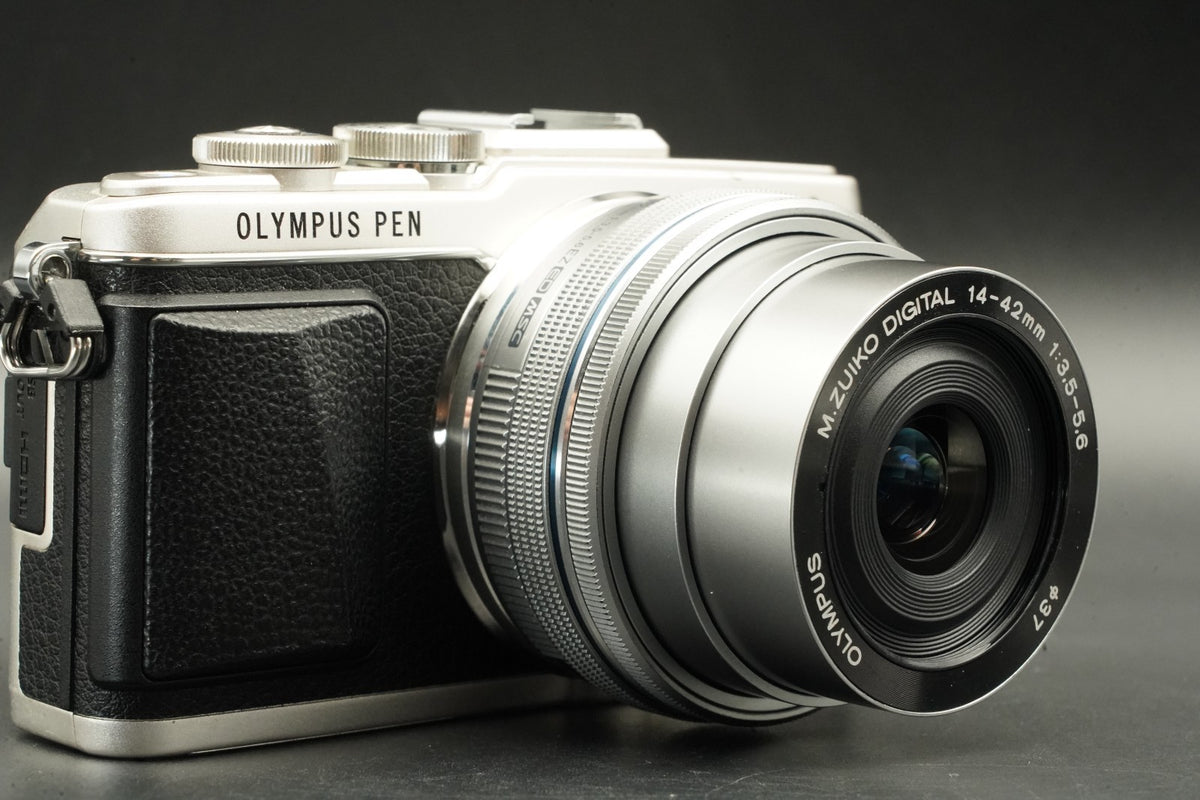 Olympus PEN E-PL7 Digital Camera Silver with 14-42mm + 40-150mm Lens #11571