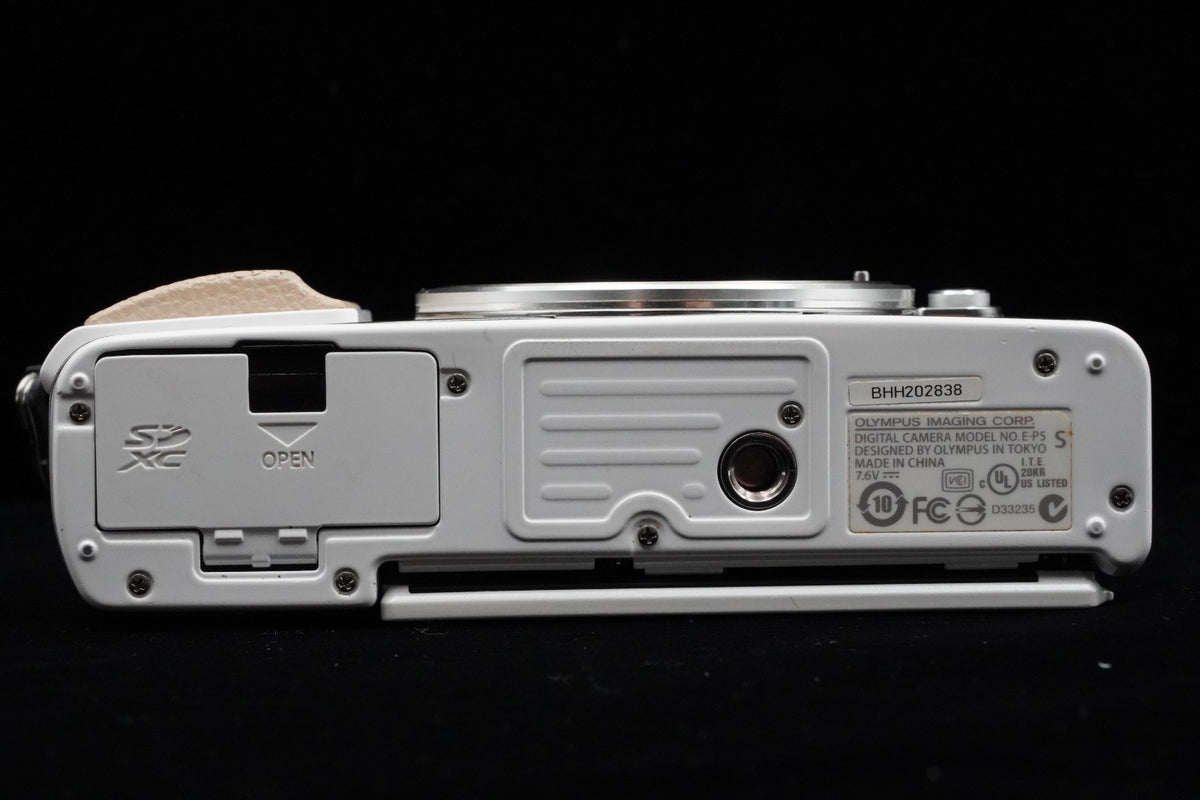 Olympus PEN E-P5 White Body Wifi Digital Camera Japan US STOCK #9454