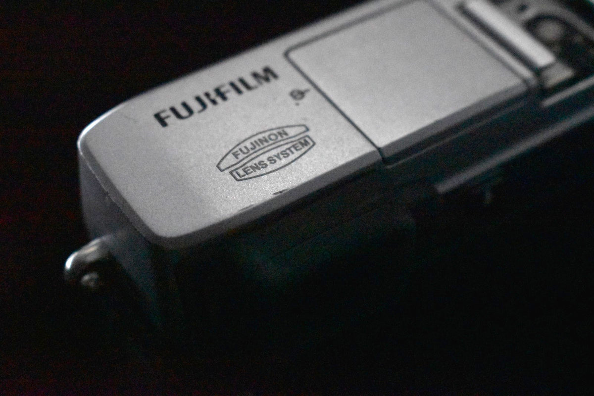 [US Duty Paid] Fujifilm Fuji X-E2 fotocamera digitale mirrorless argento...