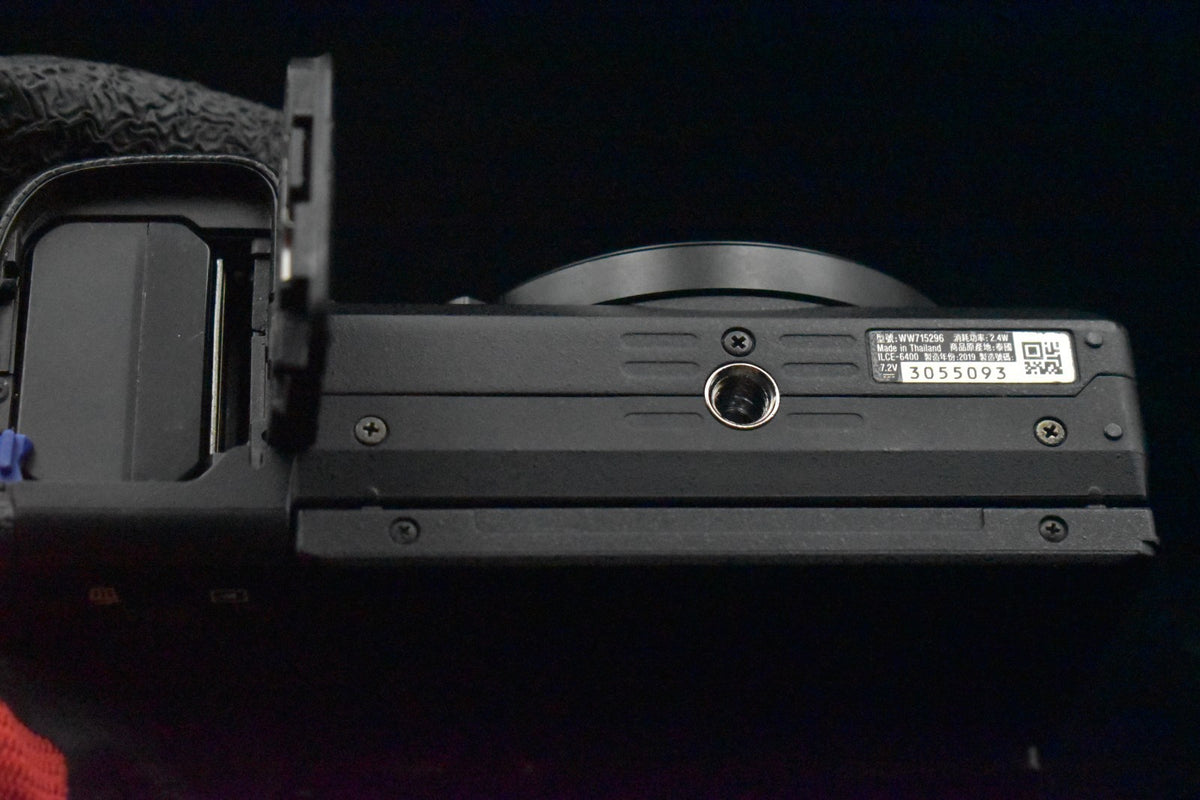 [US Duty Paid] Fotocamera digitale mirrorless Sony Alpha A6400 nera 9232