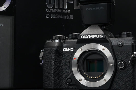 Olympus OM-D E-M5 Mark III 20.4MP Mirrorless Digital Camera US Duty Paid 10470
