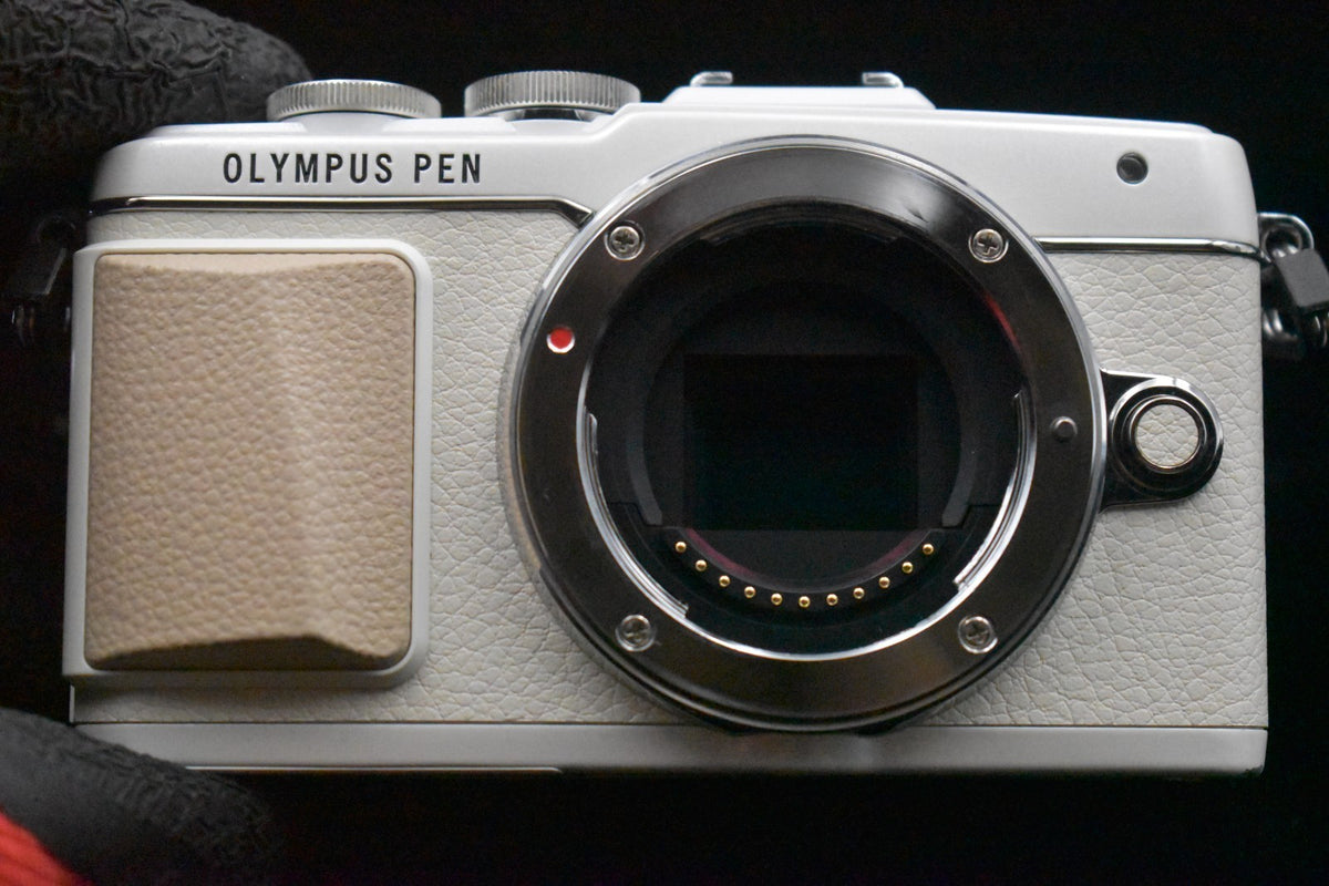 [US Duty Paid] Olympus PEN E-PL7 Digital Camera White with 14-42mm Lens 9343