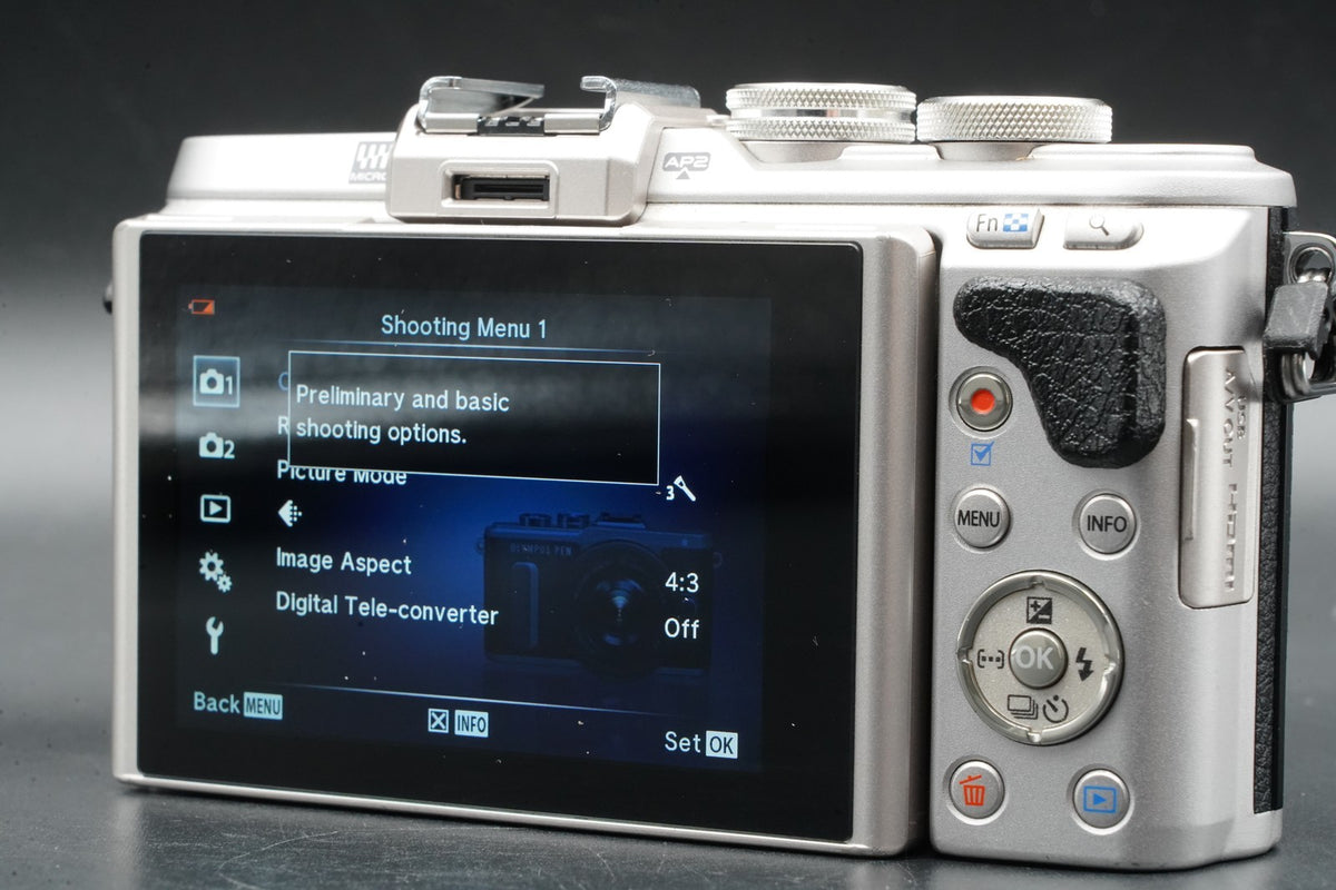 Appareil photo numérique Olympus E-PL8 avec objectif 40-150 mm argent US...