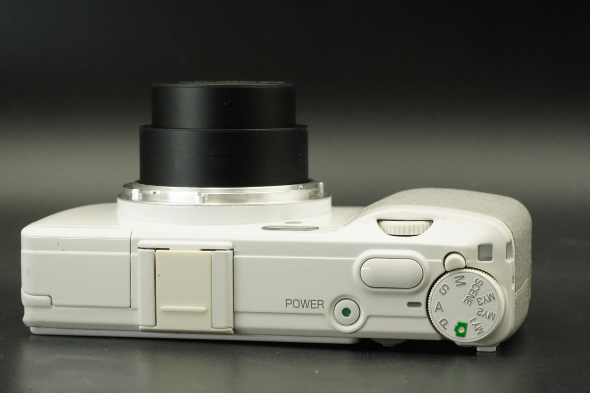 Ricoh GR Digital IV 10.4MP Digital Camera White -4672 cuts- #11652