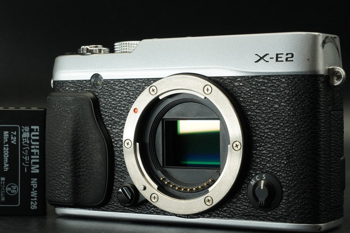Appareil photo numérique sans miroir Fujifilm X-E2 argent d'occasion #11976