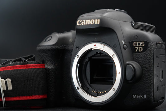 988 cuts! Canon EOS 7D Mark II DSLR Digital SLR Video Camera 11418