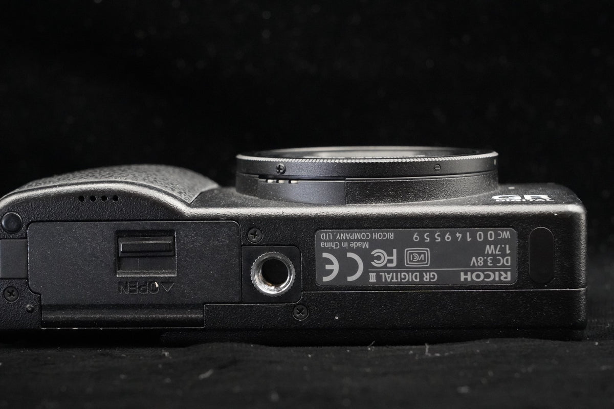Ricoh GR Digital III 3 10.0MP Digital Camera JAPAN [] US STOCK #9530