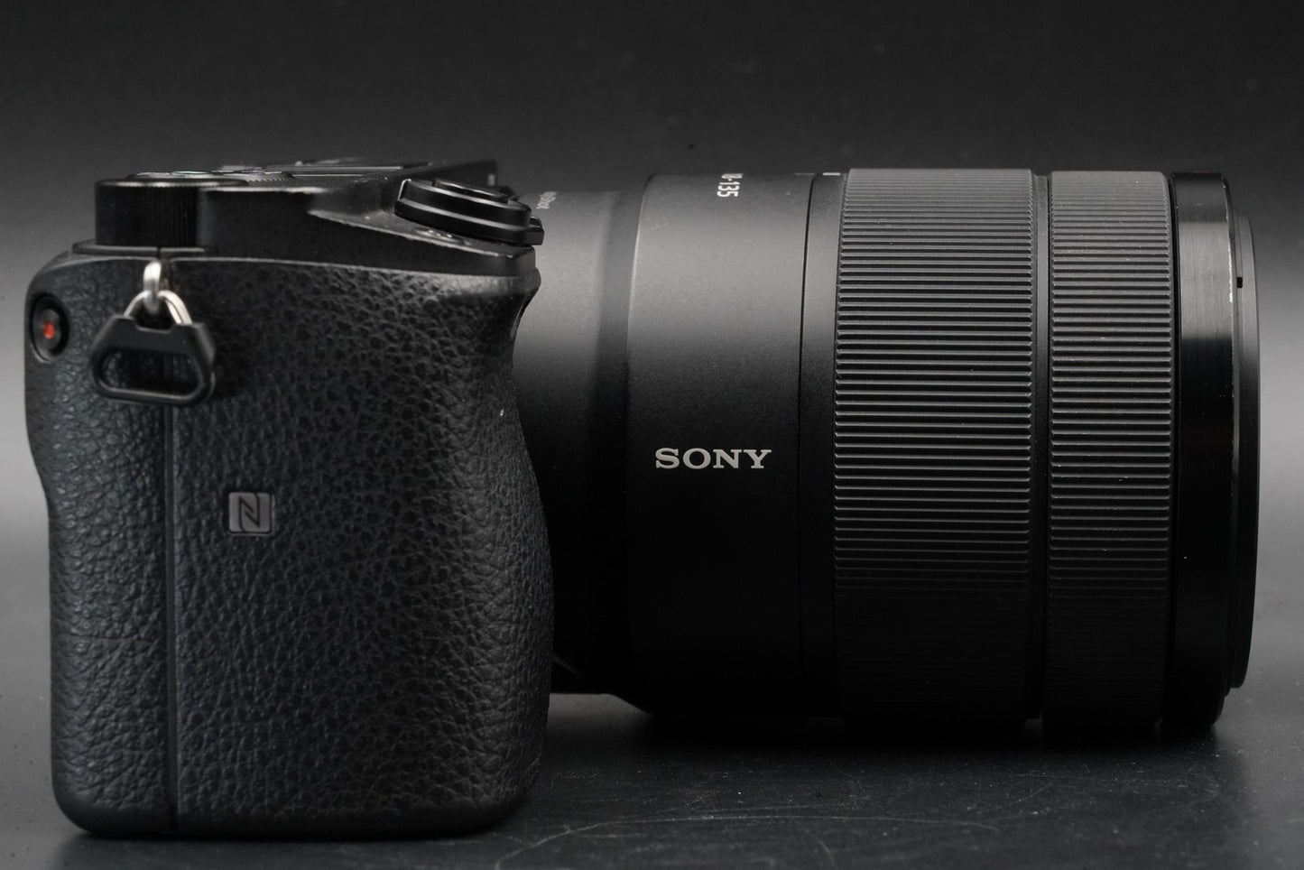 Sony Alpha A6400 Mirrorless Digital Camera Black w/  18-135mm Lens 10800