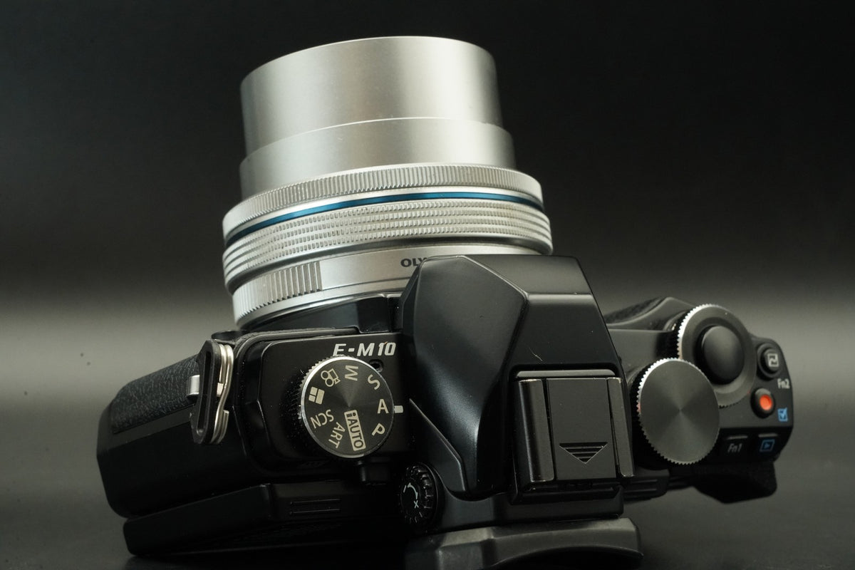 Olympus OM-D E-M10 Mirrorless Camera + 14-42mm 40-150mm -2888 cuts- #11793