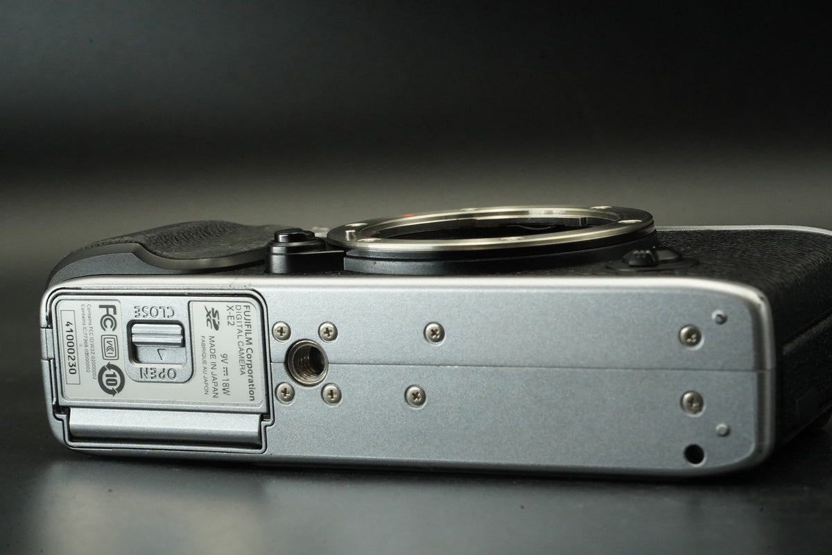 Fujifilm X-E2 Mirrorless Digital Camera Silver Used #11976
