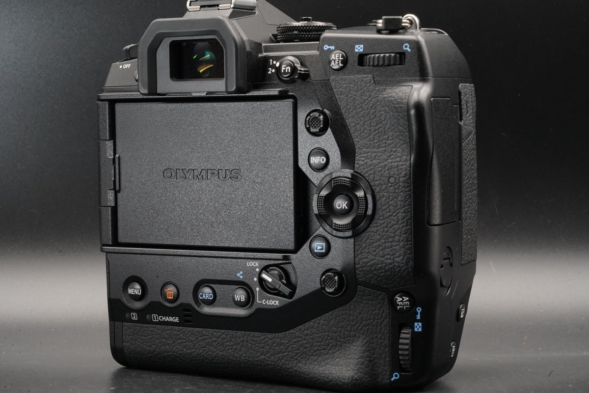 Olympus OM-D E-M1X 20.4MP Mirrorless Digital Camera body -1866 cuts- #11098