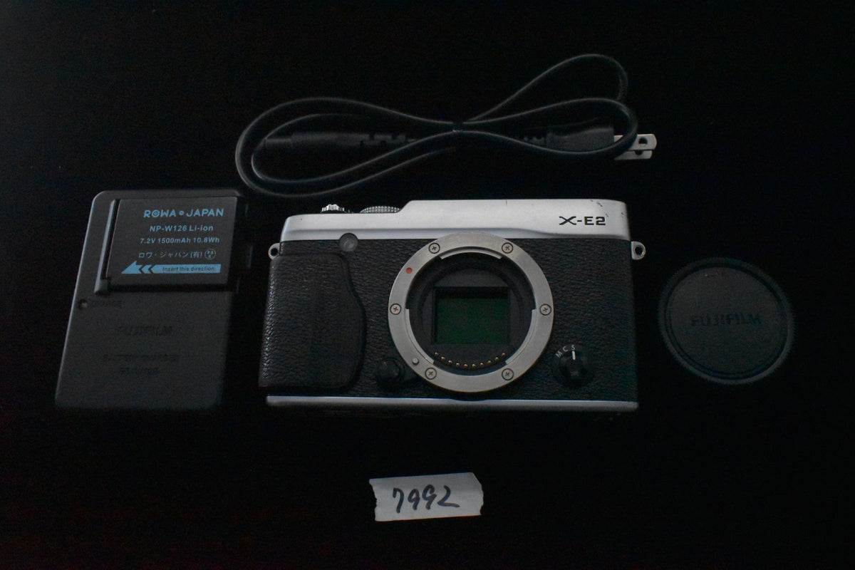[US Duty Paid] Fujifilm Fuji X-E2 Mirrorless Digital Camera Silver Usado 7992