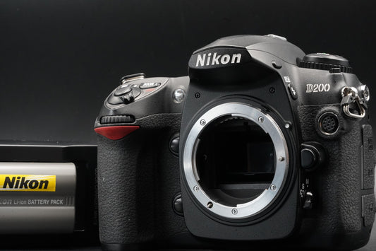 ONLY 1% cut!! Nikon D200 10.2MP Digital SLR Camera Black US Duty Paid 11454