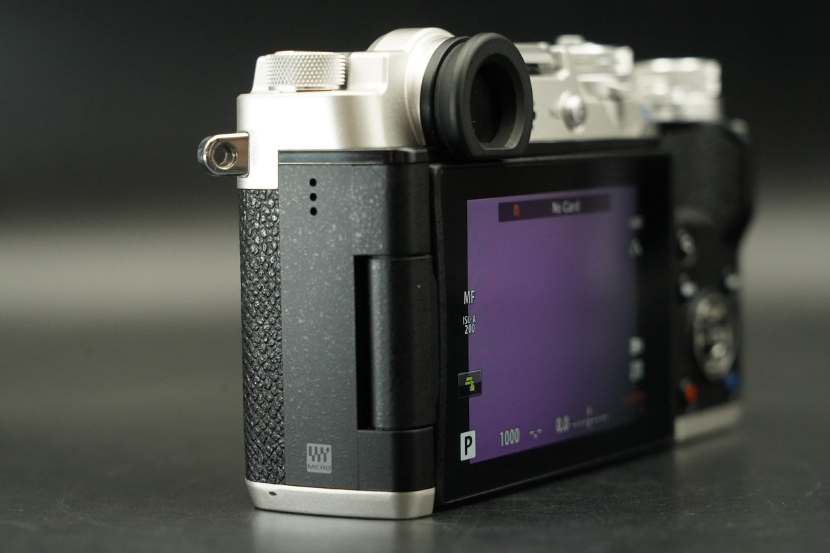 Olympus PEN-F Digital Mirrorless Camera Digital Camera Silver -5034 cut- #12157