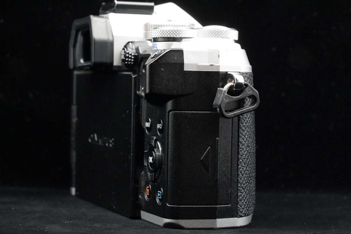 Olympus OM-D E-M5 Mark III 20.4MP Mirrorless Digital Camera US Duty Paid 9677