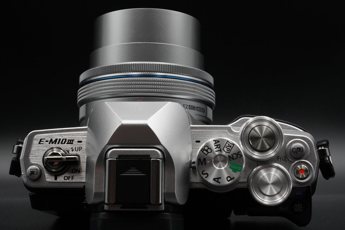 Olympus OM-D E-M10 Mark III Silver Body Only Silver w/ 2 #Lenses10447