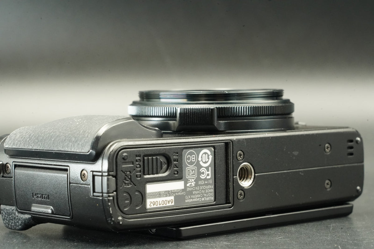 Fujifilm Fuji X70 X 70 Black 16.3MP Digital Camera #11988
