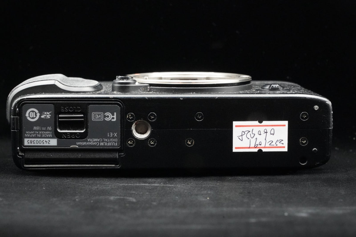 Corpo fotocamera reflex digitale Fujifilm X-E1 16,3 megapixel nero US STOCK...