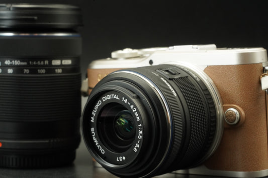 OLYMPUS PEN E-PL9 Digital Camera w/ 2 Lens Brown -15903 cuts- #11892