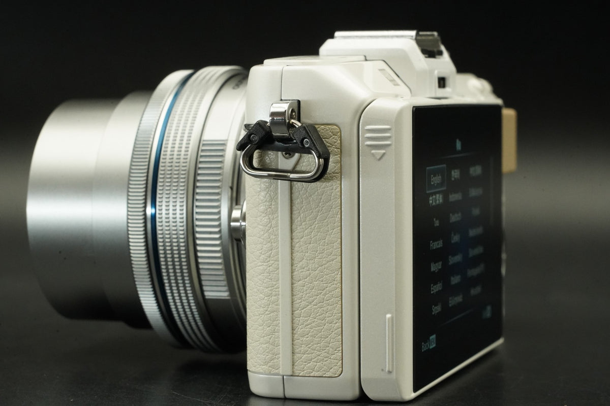 Olympus PEN E-PL7 Digital Camera White with 2 Lenses -4410 cut- US STOCK #12132