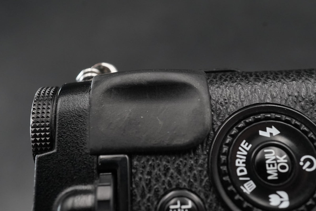 Fujifilm X10 Black Point and Shoot Compact Digital Camera 11242-2 US STOCK