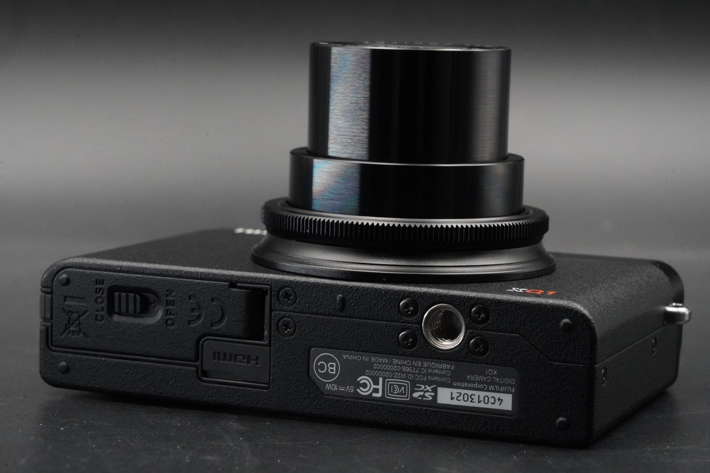 Fujifilm XQ1 Compact Digital Camera Point and Shoot Black ALMOST UNUSED 11021