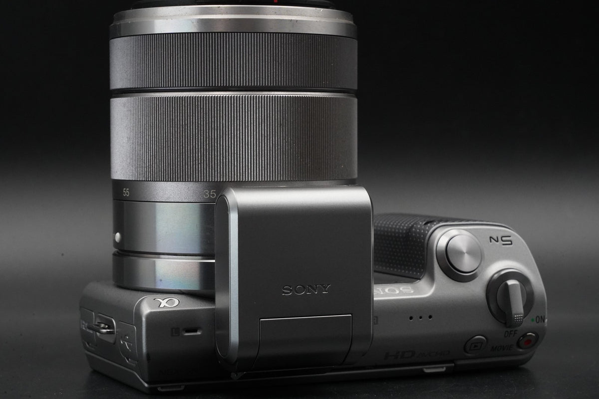 Sony NEX-5 Camera Bundle with 2 Lens Silver -539 cuts- #11059