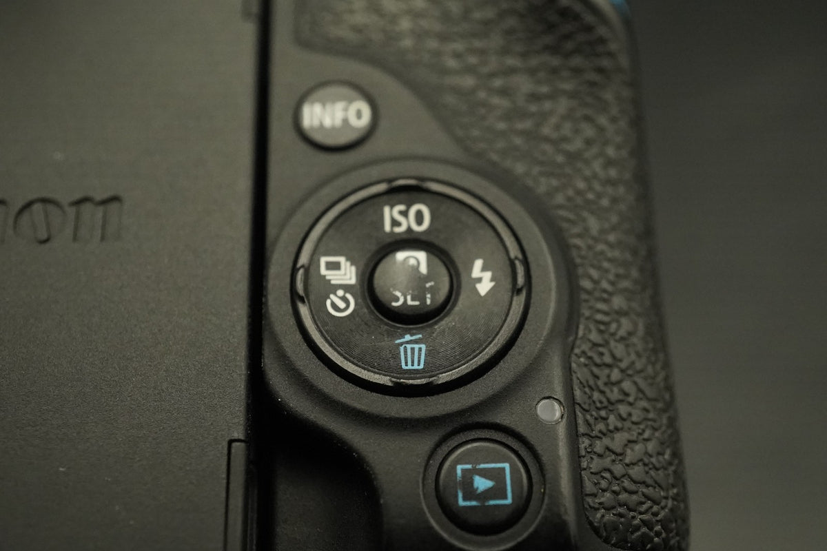 Canon EOS R10 Black APS-C Mirrorless Digital Camera -162000 cuts- #12068