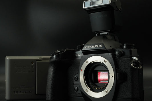 Olympus OM-D E-M1 Mirrorless Digital Camera Black Body #11911